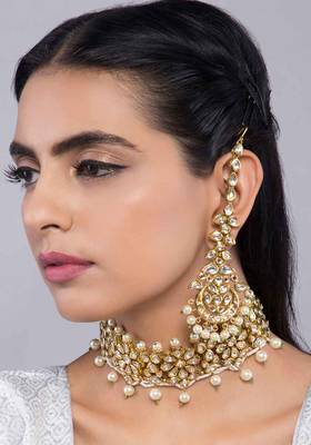 Kundan And Pearls Choker Necklace With Chandbali 1