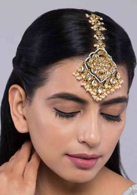 Kundan And Pearls Maangtikka 1