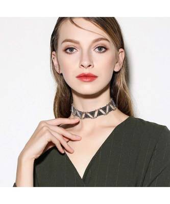 Metallic Triangular Choker 3
