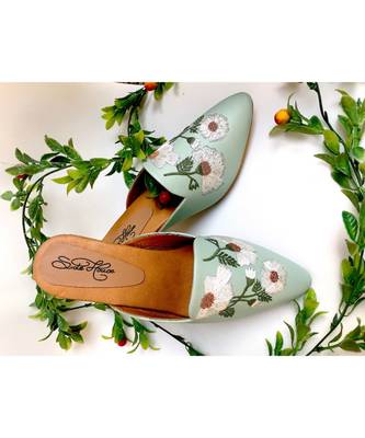 Mint Green Daisy 3