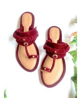 Gem Stoe Maroon  Briaded Velvet Kolapuri 1