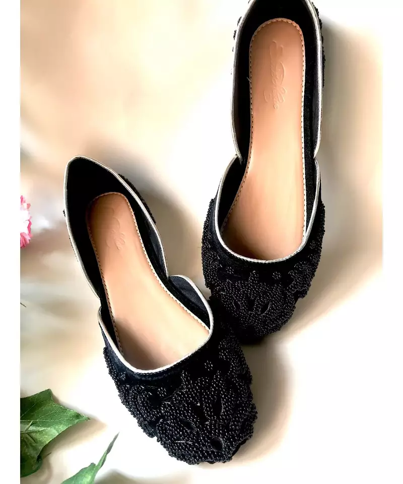 Shaina -Black