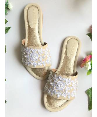 Baroque Cr  me Flats 2