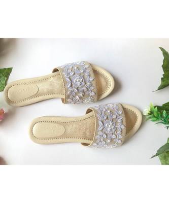 Baroque Cr  me Flats 3