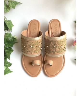 Baroque Nude Block heels 3
