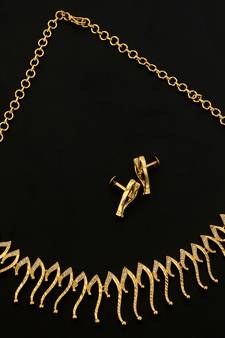 Gold necklace-sets
