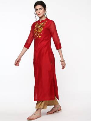 Red Embroidered Front & Side Slit Kurta 4