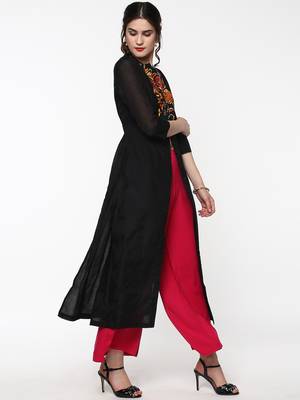 Black Embroidered Front & Side Slit Kurta 5