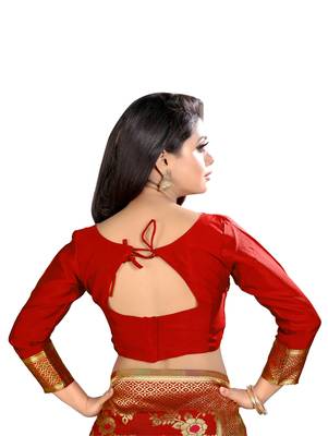 Red woven jacquard saree with blouse 5