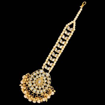 Gold maang-tikka 2