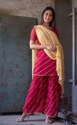 MAROON LEHERIYA KURTA WITH PALAZZO DUPATTA SET 2