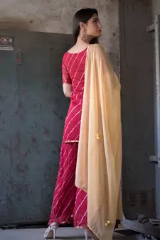 MAROON LEHERIYA KURTA WITH PALAZZO DUPATTA SET