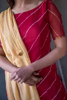 MAROON LEHERIYA KURTA WITH PALAZZO DUPATTA SET