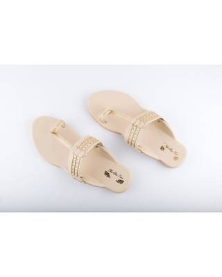 Beige & Golden Kolhapuris 1