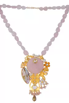 Designer Rose Quartz Necklace With Smart Look Pendant