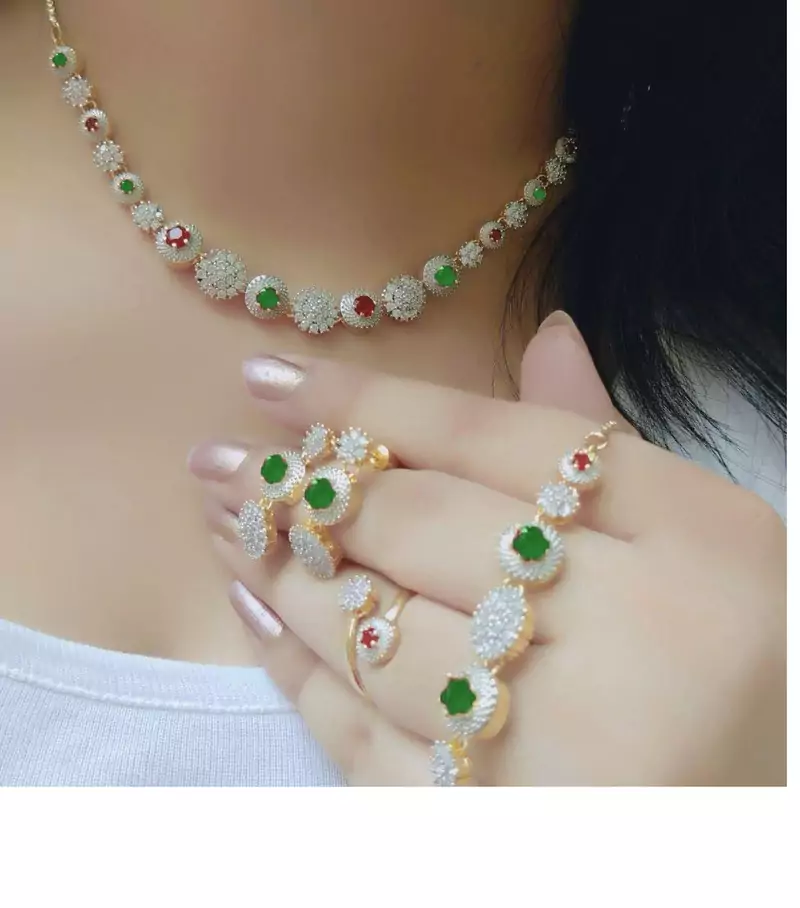 Multicolor necklaces