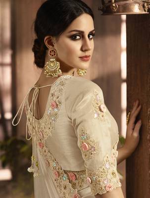 Cream Embroidered Silk Blend Saree With Blouse 3