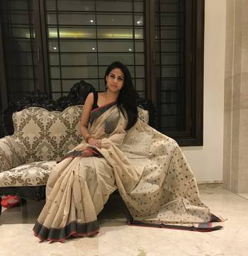 Beige hand woven chanderi silk saree with blouse 1