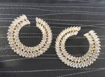 Gold earrings 3