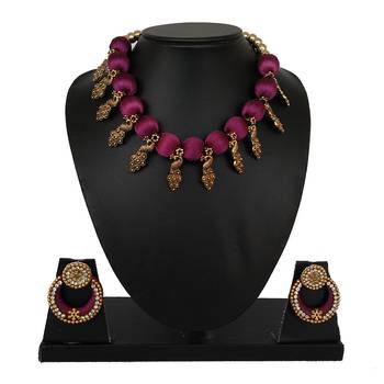 Purple collar-necklace 1