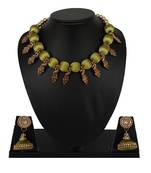 Green collar-necklace