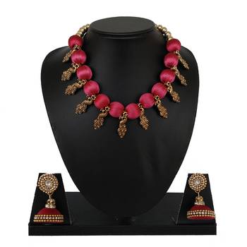 Pink collar-necklace 1