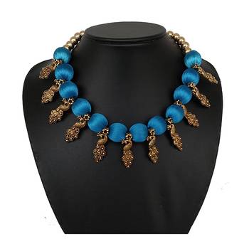 Blue collar-necklace 1