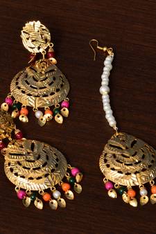 Multi-colored Beaded Leafy Dangler Earrings cum Maang Tikka