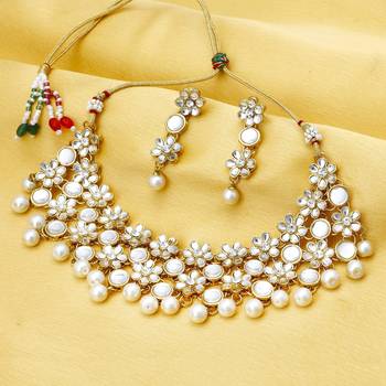 Floral Gold Plated Kundan Necklace Set for Women 2