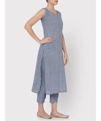 Linen blue pockets sleeveless Kurti with trousers 3