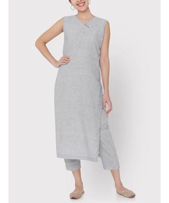 Handloom light grey sleeveless suit 1