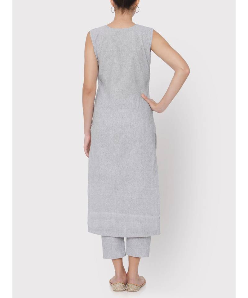 Handloom light grey sleeveless suit