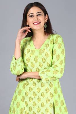 Equally Green Printed A-Line Side Slit Kurti with Off-White Straight Pants 4