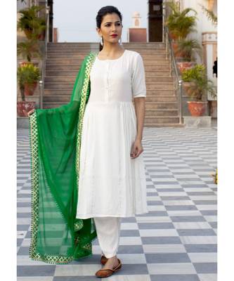 Plain White Side Gota Work Suit With Green Dupatta 3