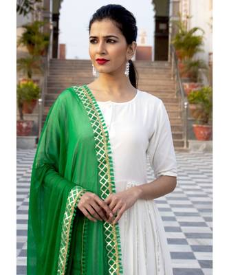 Plain White Side Gota Work Suit With Green Dupatta 6