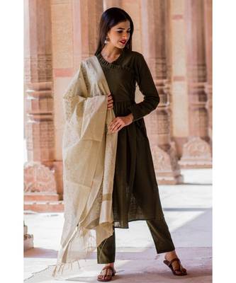 Nadiya Green Kurta Set With Cream Dupatta 2