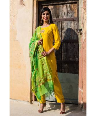 Canary Yellow Suit Set With Green Gotta Work Dupatta 2