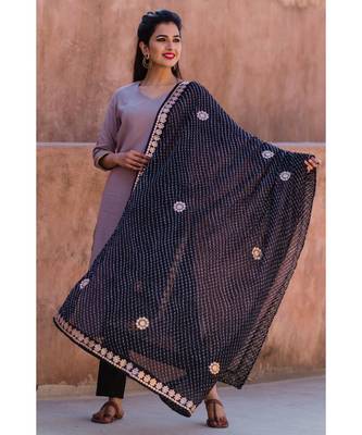 Cloudy Grey Kurta Set With Black Lehriya Dupatta 3