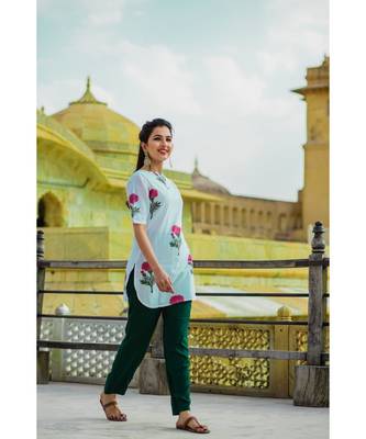 White Rosewood Kurta Set With Pink Dupatta 3