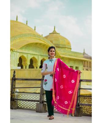 White Rosewood Kurta Set With Pink Dupatta 4