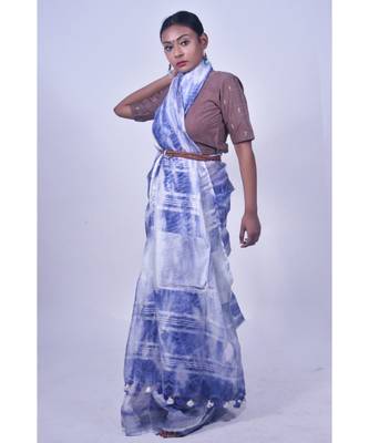Lapiz Blue Shaded Saree In Khadi Linen 2