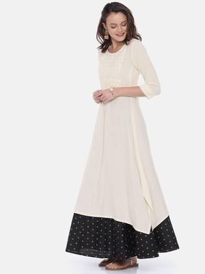 Women Off-White Woven Design A-Line Kurta 2