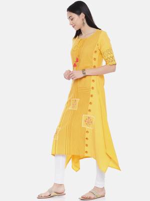 Women Yellow Printed A-Line Kurta 2