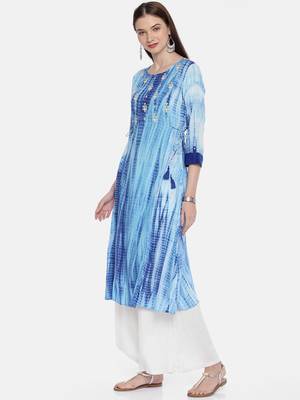 Women Blue Dyed Embroidered A-Line Kurta 2