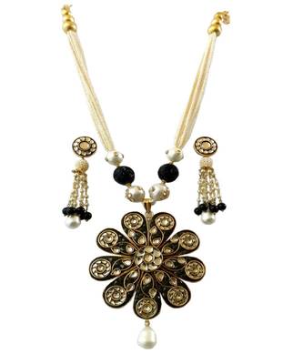 Black Takkar Work Royal Pearl Neckalce 1