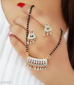 Gold diamond mangalsutra