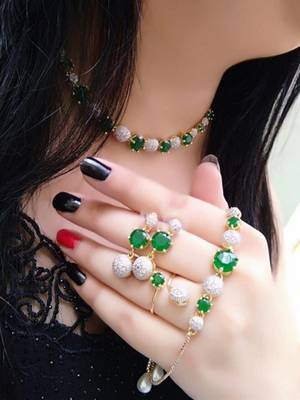 Gold diamond bracelets 1