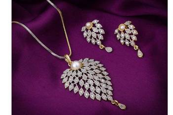 Gold diamond necklace-sets 1