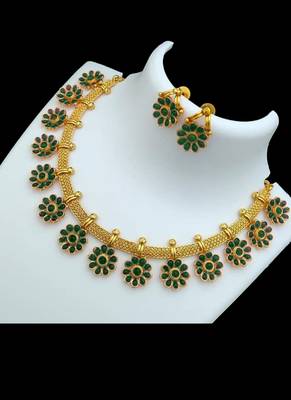 Green necklaces 1