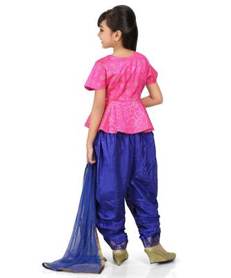 Pink Santoon Printet Top Blue Santoon Dhoti Set 2